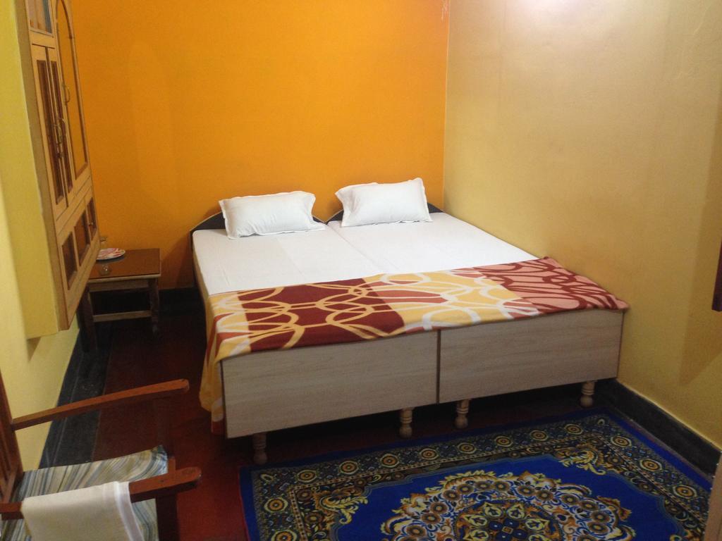Paradise Inn Guest House Varanasi Zimmer foto