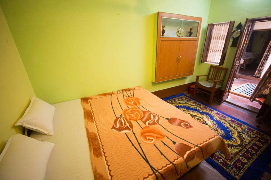 Paradise Inn Guest House Varanasi Zimmer foto